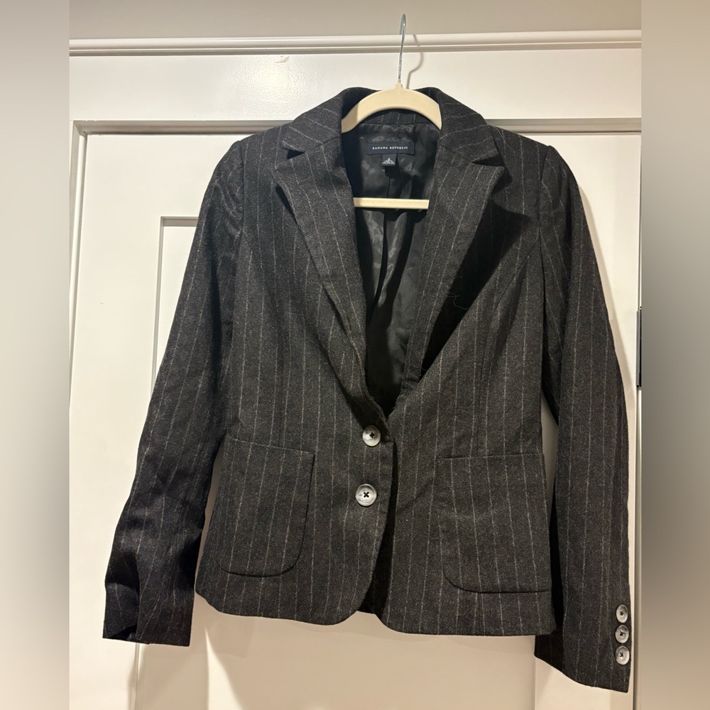 Vintage Banana republic charcoal grey  wool Pinstripe Blazer